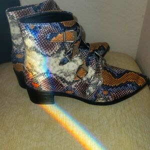 Faux leather She & In snake print ankle boots